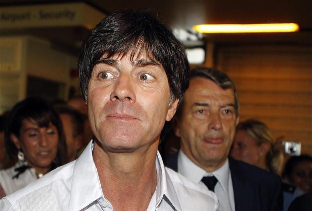 Loew leaves out Lahm, Schweinsteiger for friendly