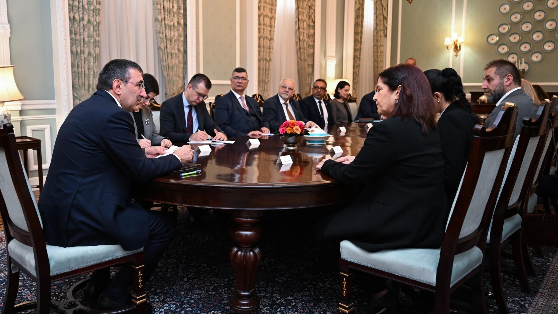 VP Yılmaz meets with investors in UK