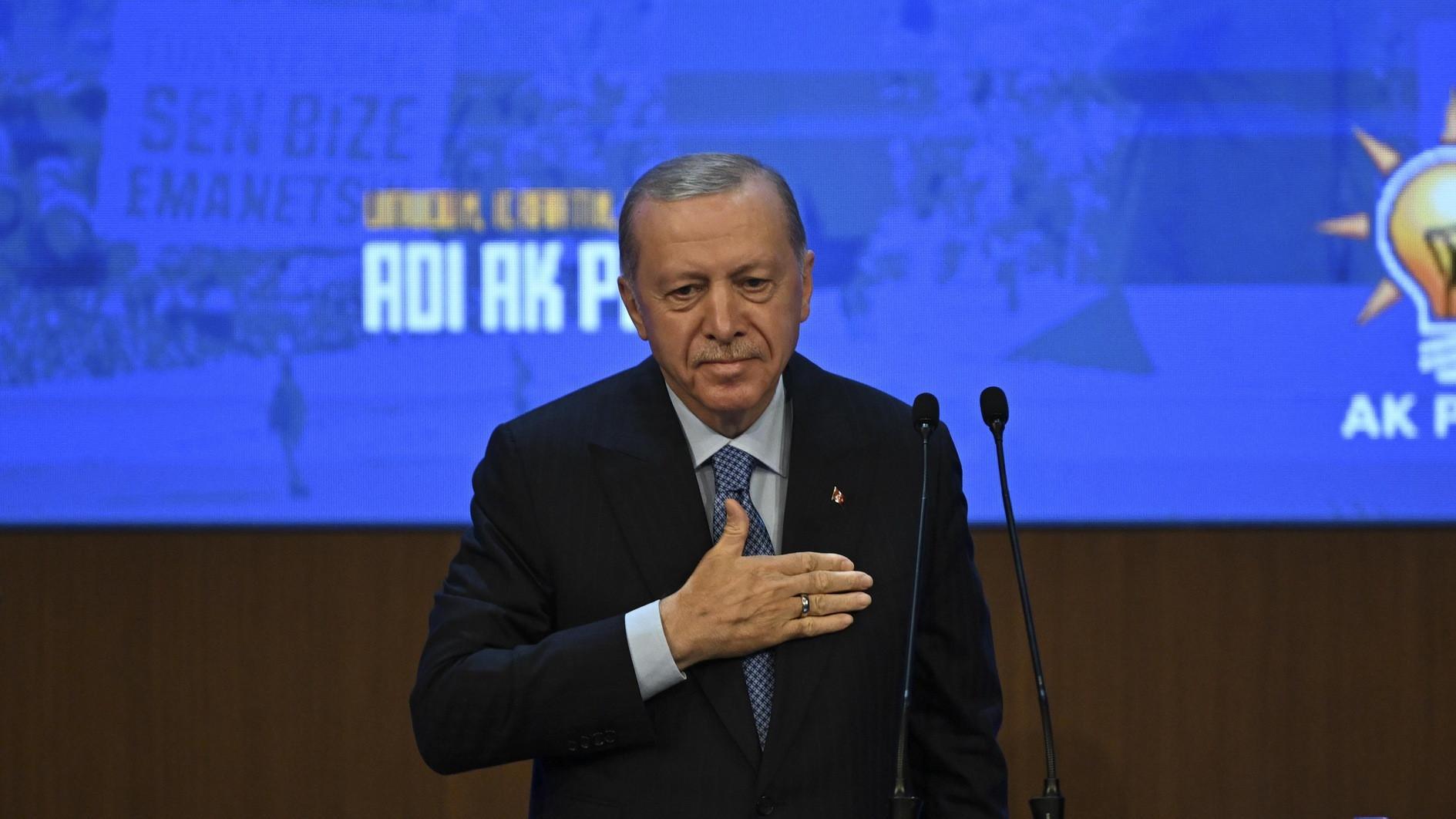 Erdoğan hails AKP as hope of nation on 23rd anniversary