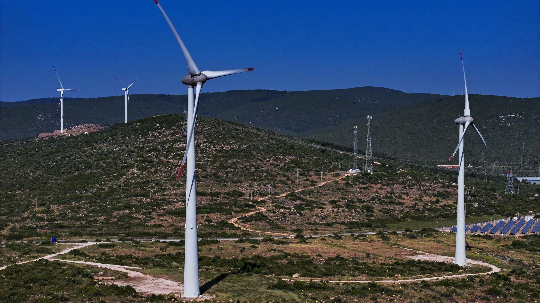 Wind power investments expected to top $1.5 billion this year