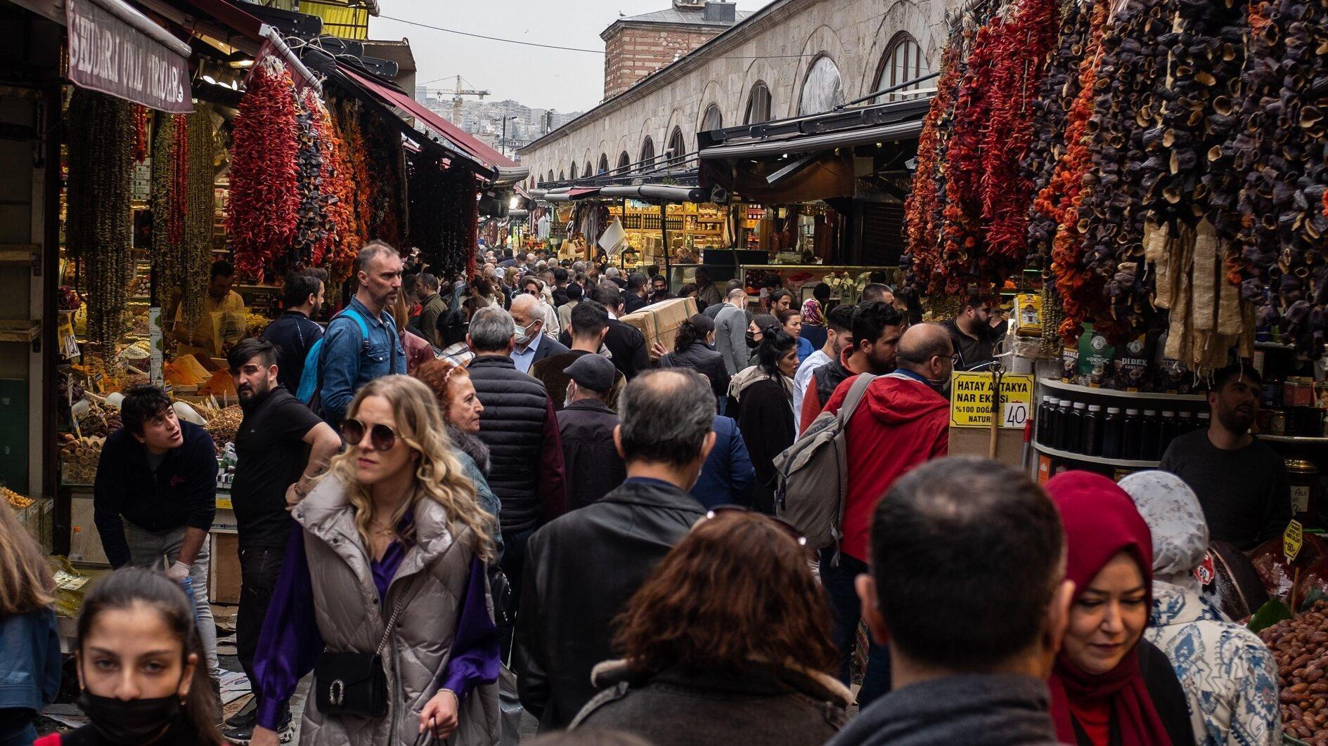 Annual inflation in Türkiye eases to 35.4 percent in May