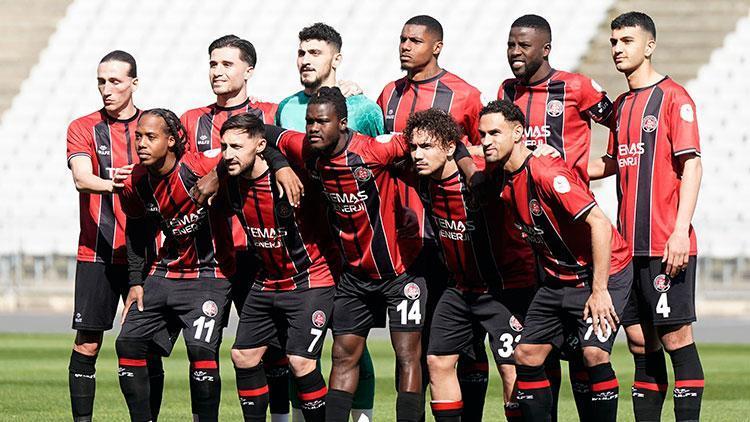Kocaliesporun şampiyonluğunu ilan ettiği 1. Ligde gözler ikincilik mücadelesinde